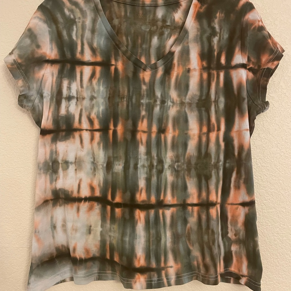 Tie Dye XL V-neck T-shirt
